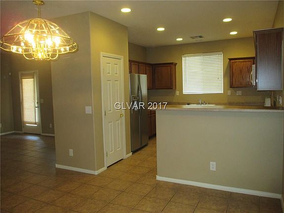 4th image of 9252 Cabin Cove Ave #0