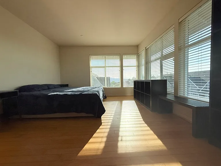 2405 NE Park Dr — Photo 16