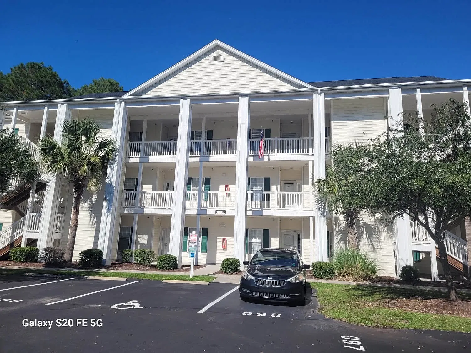 3 bed, 1263 sqft, $1,900 — Photo 1