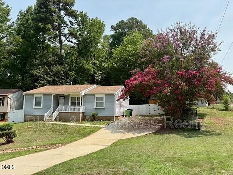 2600 Courier Ct — Photo 16