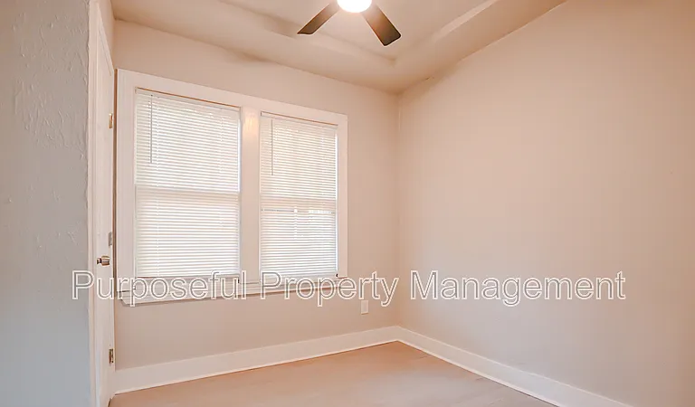 2201 Glen Ellyn St — Photo 9