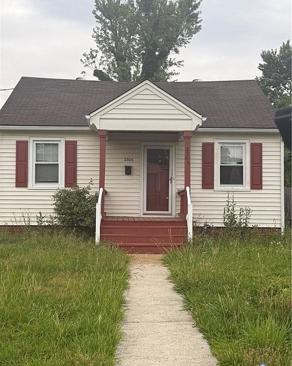 1st image of 2206 Farrand St