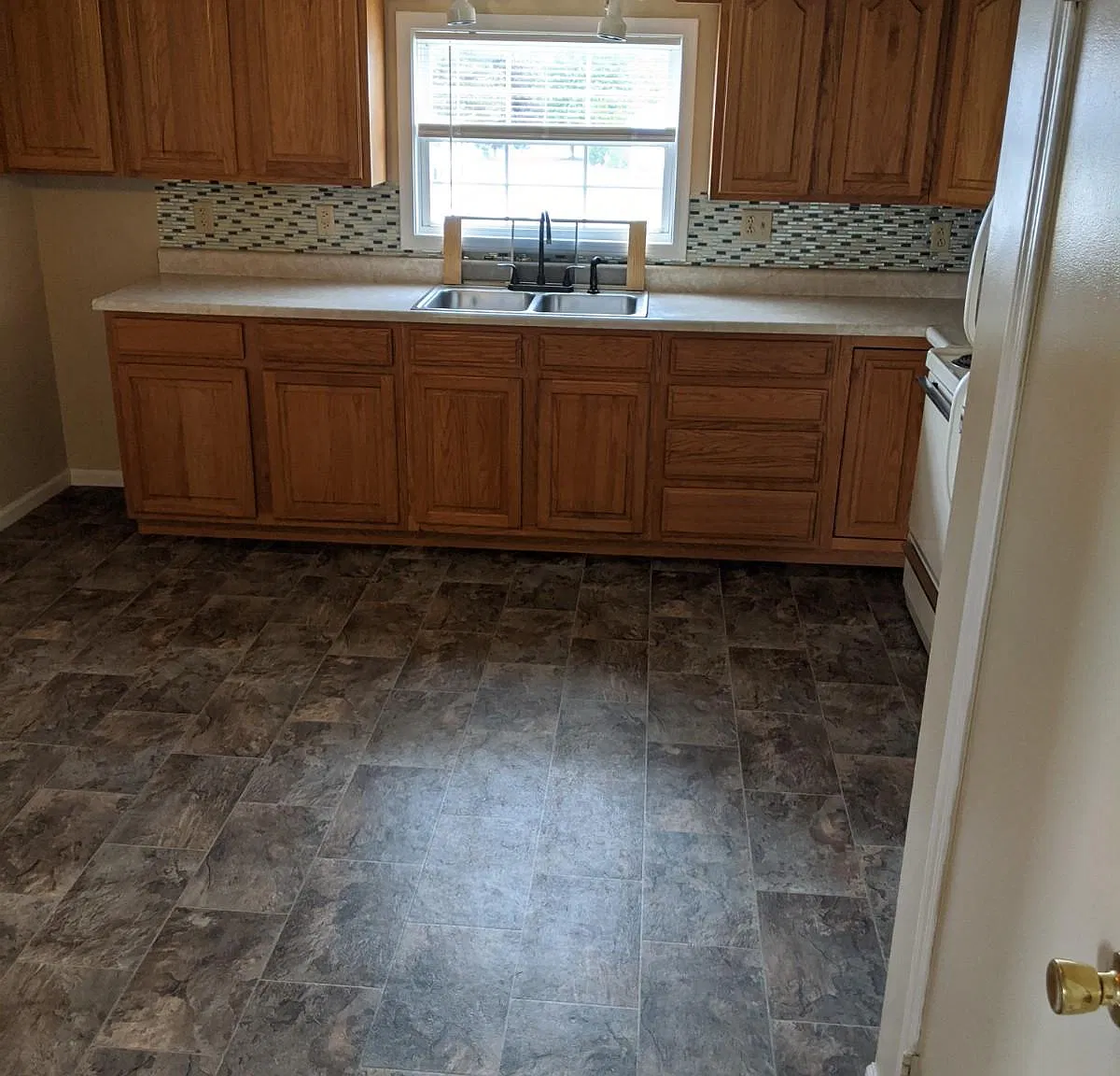 2 bed, 725 sqft, $795 — Photo 1