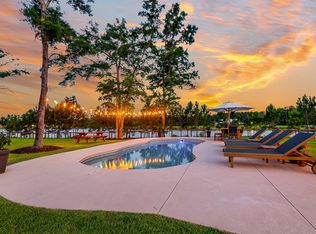 562 Pontoon Rd, Huger, SC 29450