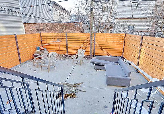 3rd image of 394 Bleecker St #1F