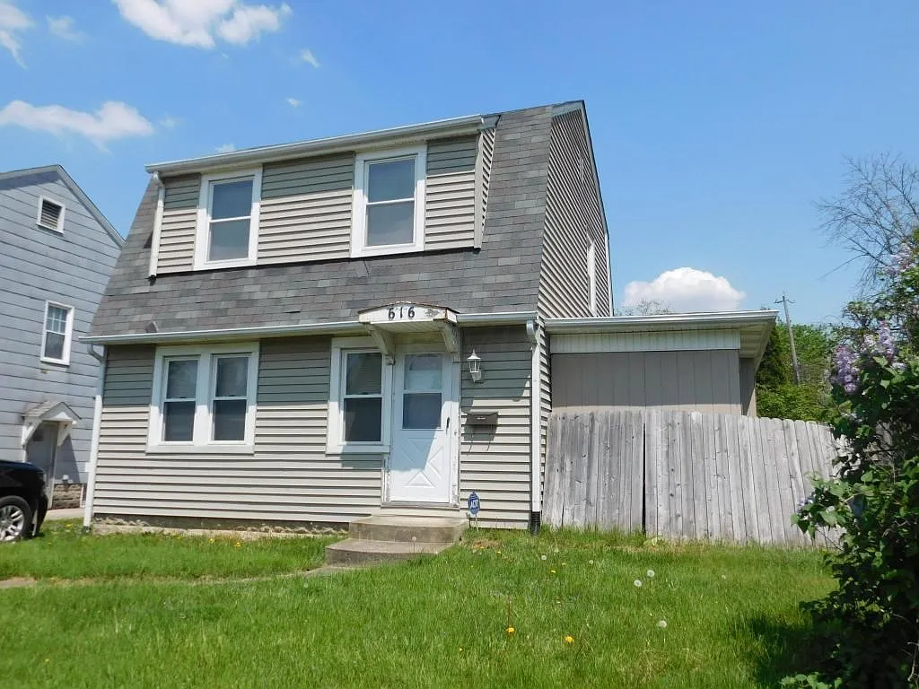 616 Woodbury Ave photo 1