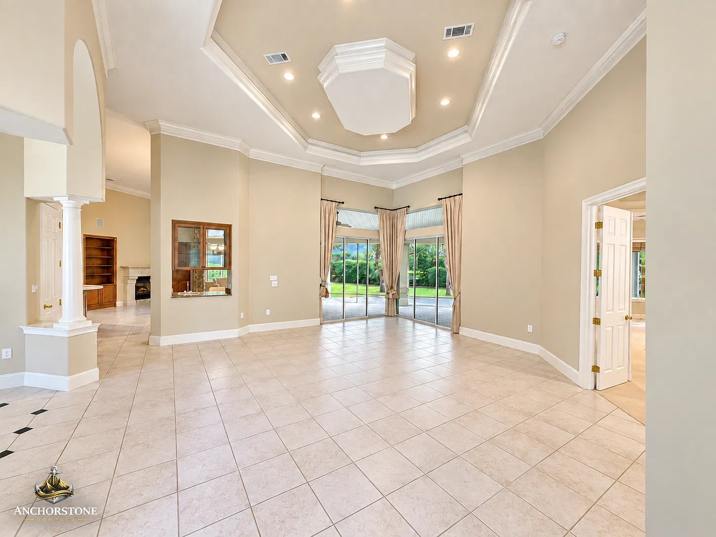 3 bed, 3.0 bath, 3158 sqft, $5,200 — Photo 3