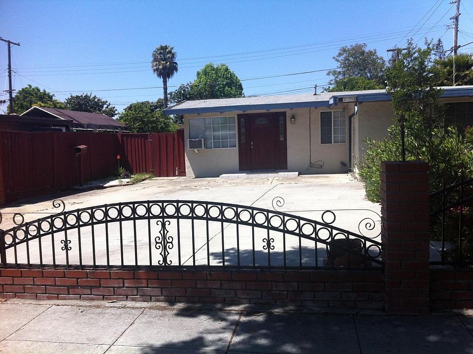 1st image of 1073 Burntwood Ave