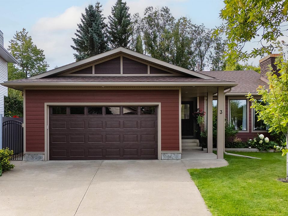 1st image of 3 Hickory Cres