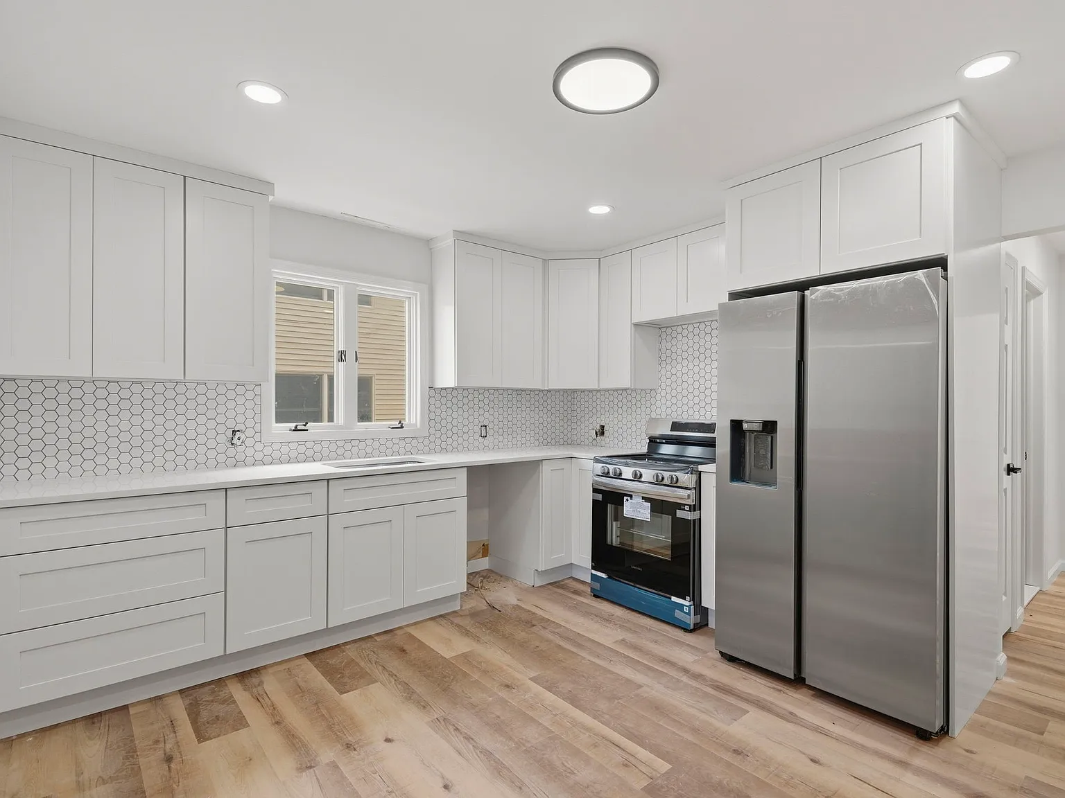 4 bed, 1400 sqft, $3,600 — Photo 3