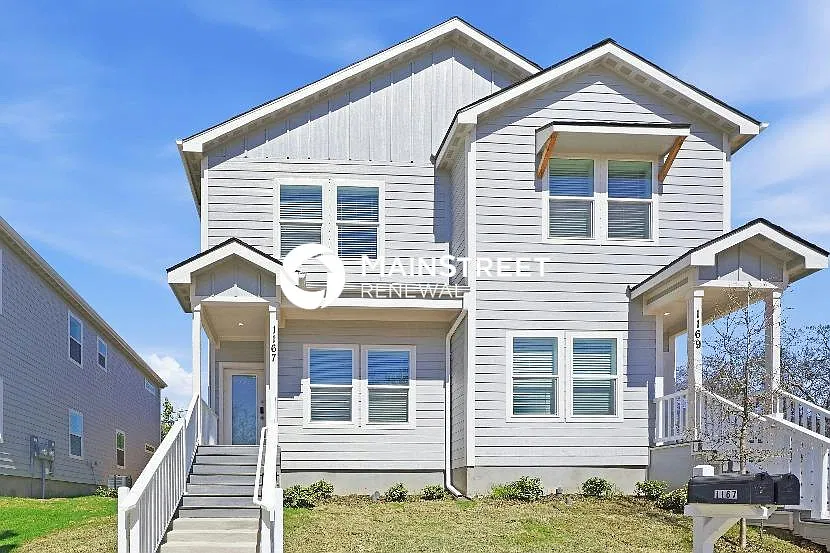 1167 E Oleander St — Photo 1