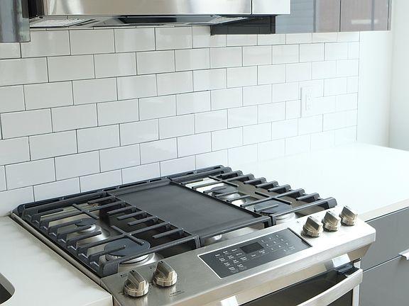 3rd image of 170 Monmouth St #340