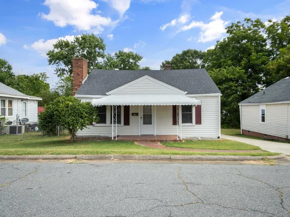 704 Elizabeth St, Burlington, NC 27217