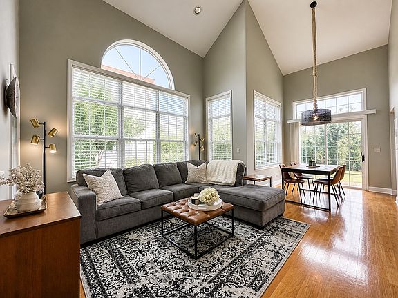 4th image of 1170 S Parkside Dr #1170