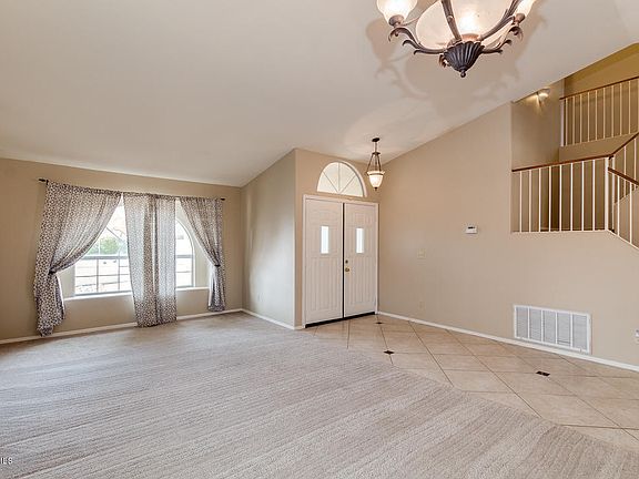 3rd image of 1256 E Grovers Ave