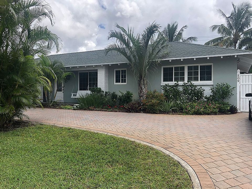Sweeping paver entry