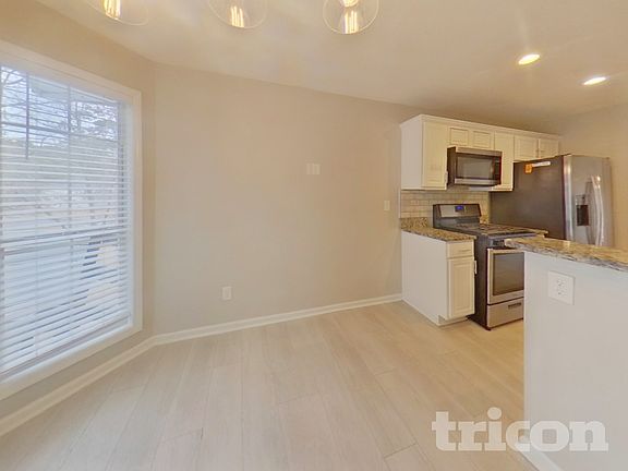 4th image of 222 Sawgrass Way