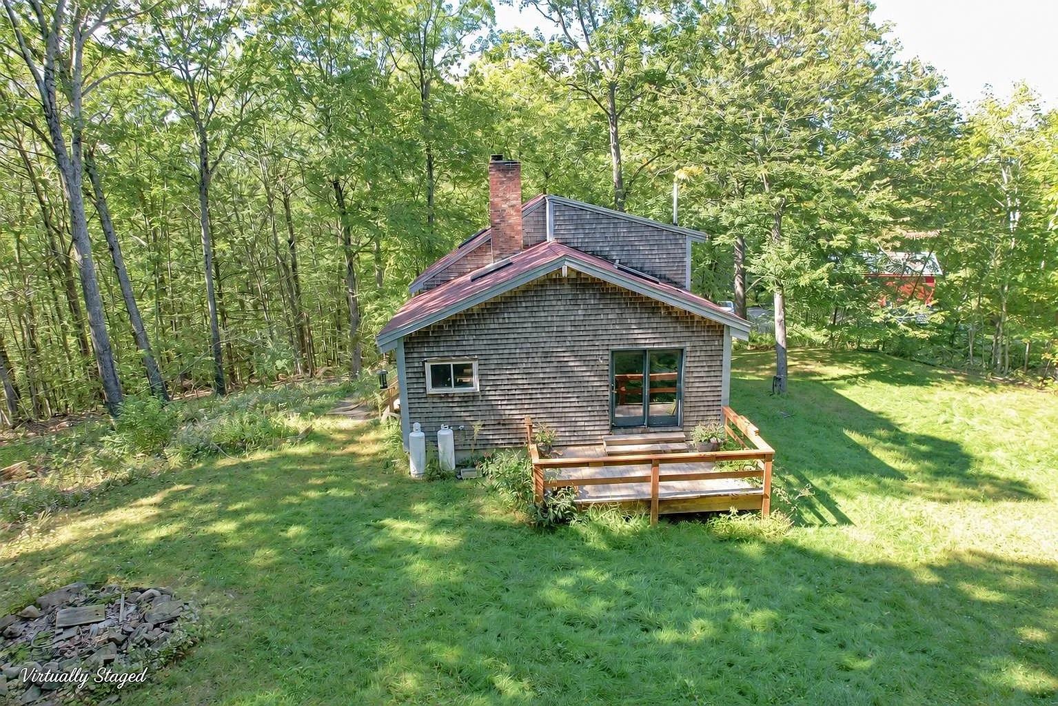 3 bed, 2.0 bath, 1385 sqft, $3,200 — Photo 3