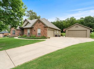 13496 Fairway Ct, Siloam Springs, AR 72761