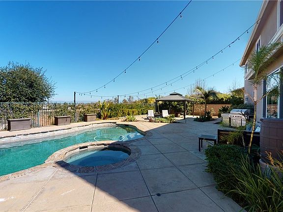 3rd image of 1615 Camino De Salmon St