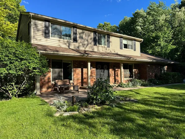 3947 Cheyenne Ct, Oxford, MI 48370