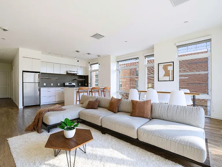 839 Beacon — Photo 15