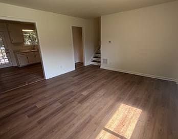 3rd image of 600 Park Ln