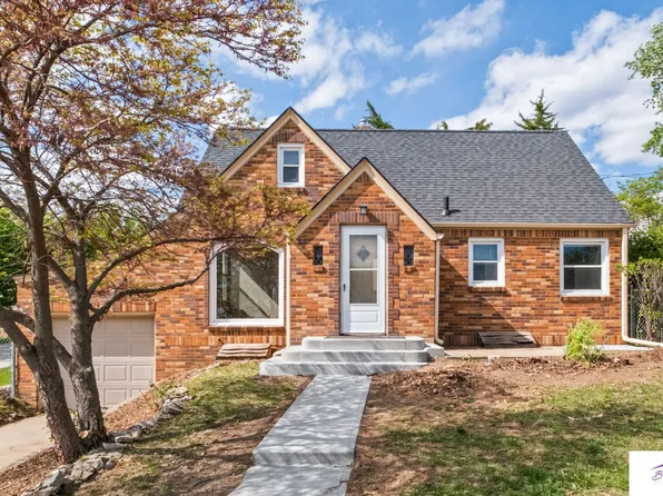 8512 Wirt St, Omaha, NE 68134