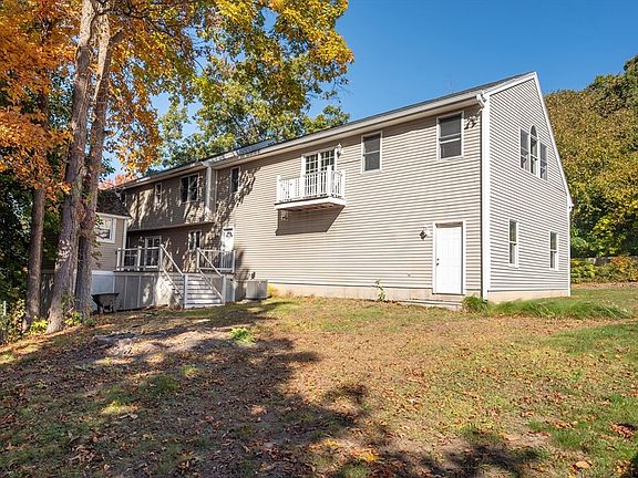 5th image of 24 William Ave
