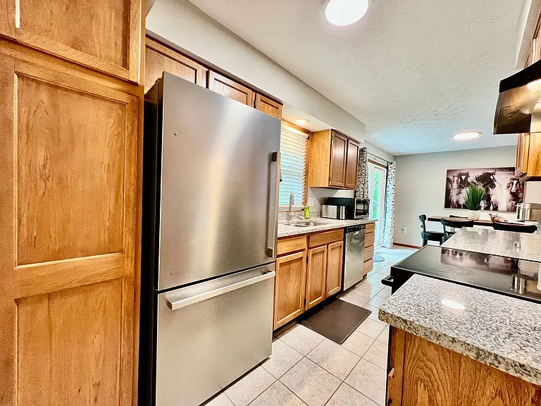 6429 Cincinnati Dayton Rd #B — Photo 5