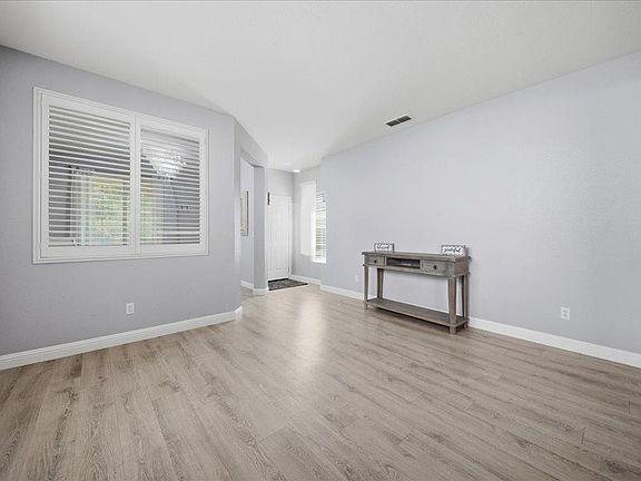 5th image of 2771 Cardinal Dr
