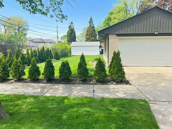 3rd image of 5101 Birchwood Ave