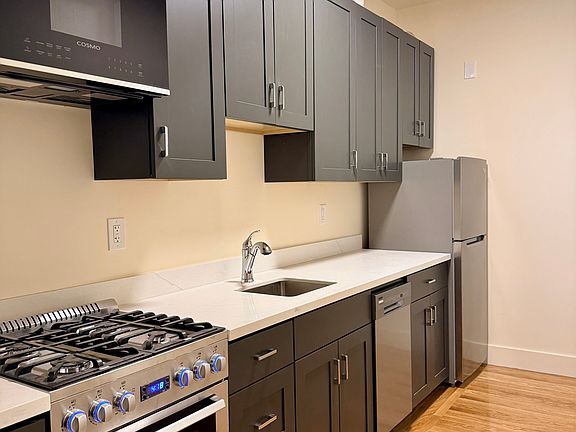 4th image of 955 Hyde St APT 2
