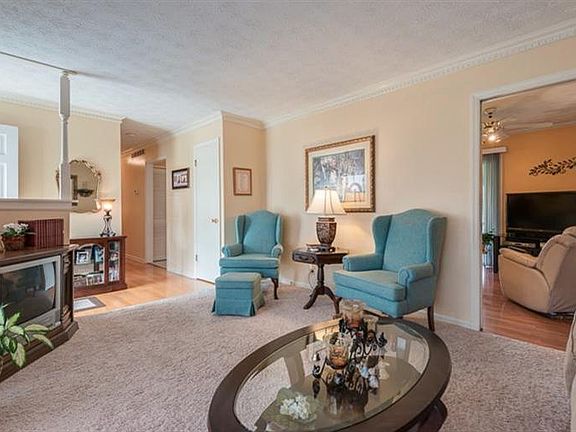 4th image of 3305 Big Bend Ct