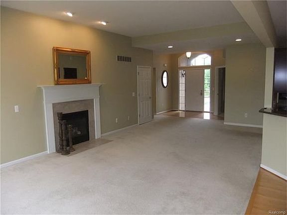 4th image of 16806 Carriage Way
