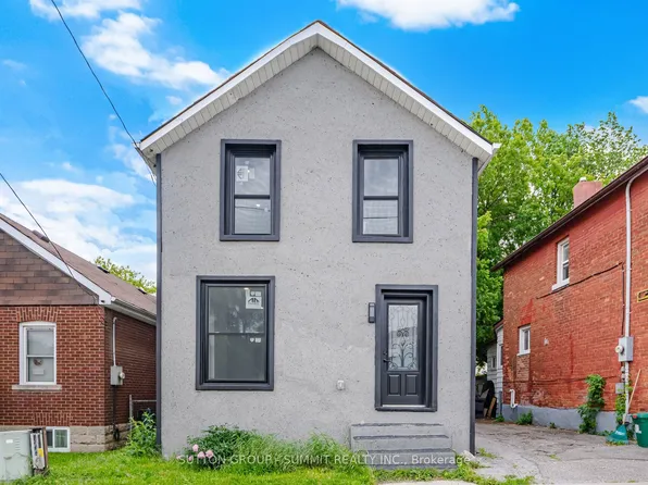 11 Maple St, Oshawa, ON L1H 2L6