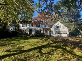 2 Crooked Trail Rd, Norwalk, CT 06853