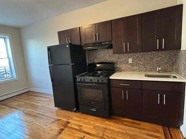 901 Bergen St #3E — Photo 1