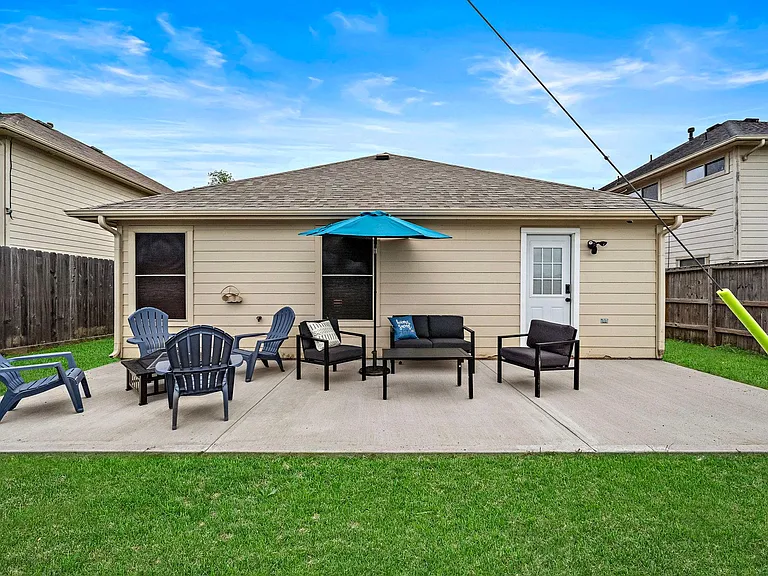19719 Shores Edge Dr — Photo 17
