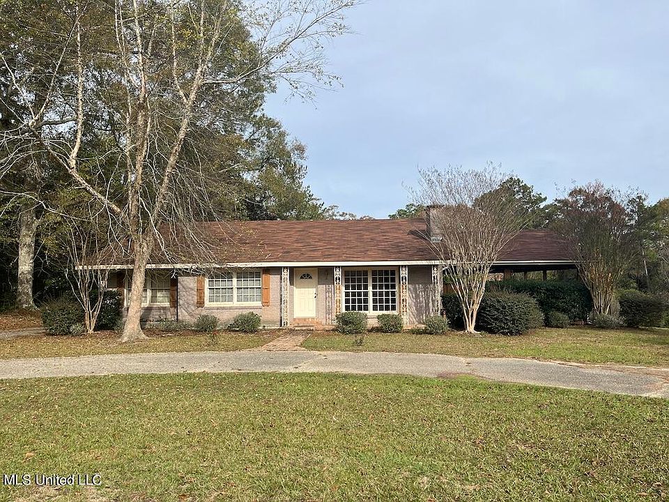 1023 Clubhouse Dr, Wiggins, MS 39577 | Zillow