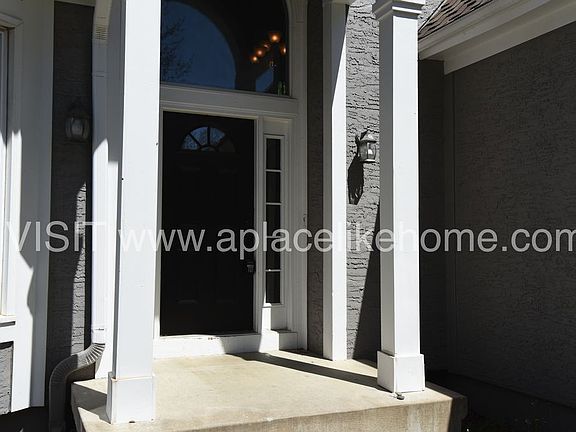 3rd image of 8116 W 130th St
