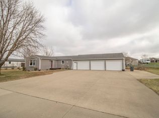 1620 28th Ave, Rock Valley, IA 51247