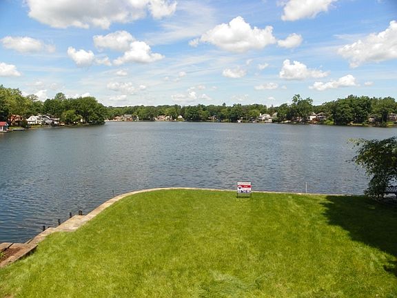 Gorgeous Lake Views