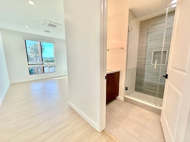 11500 Culver Blvd — Photo 24