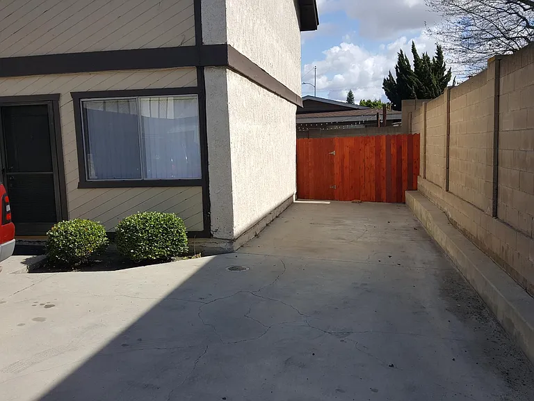 17610 Cameron Ln #H — Photo 4