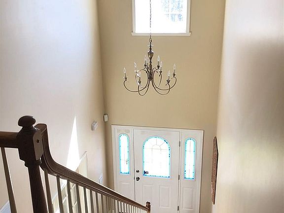 5th image of 54 Oakmont St
