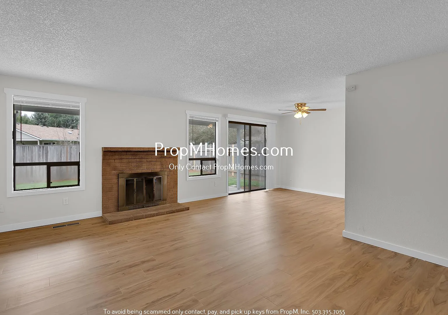 Spacious Two Bedroom Duplex in Aloha with Fenced Outdoor Space! — Photo 1