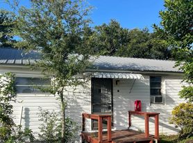 509 Center Rd