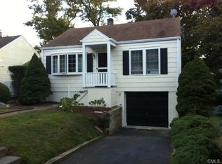 8 Rainbow Rd, Norwalk, CT 06851