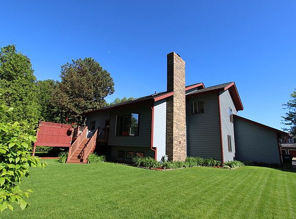 2nd image of 992 Greta Ave